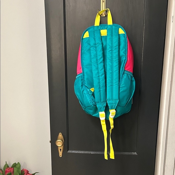 Igloo Kids Backpack - Vibrant Pink and Teal - Picture 2 of 3